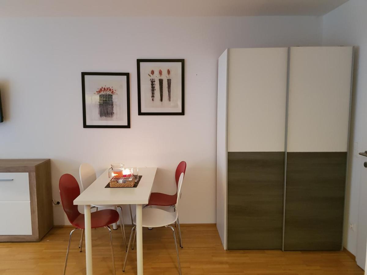 Bullsliving Kaisermuehlen Apartment Erni Next To Uno City Vienna Exterior photo